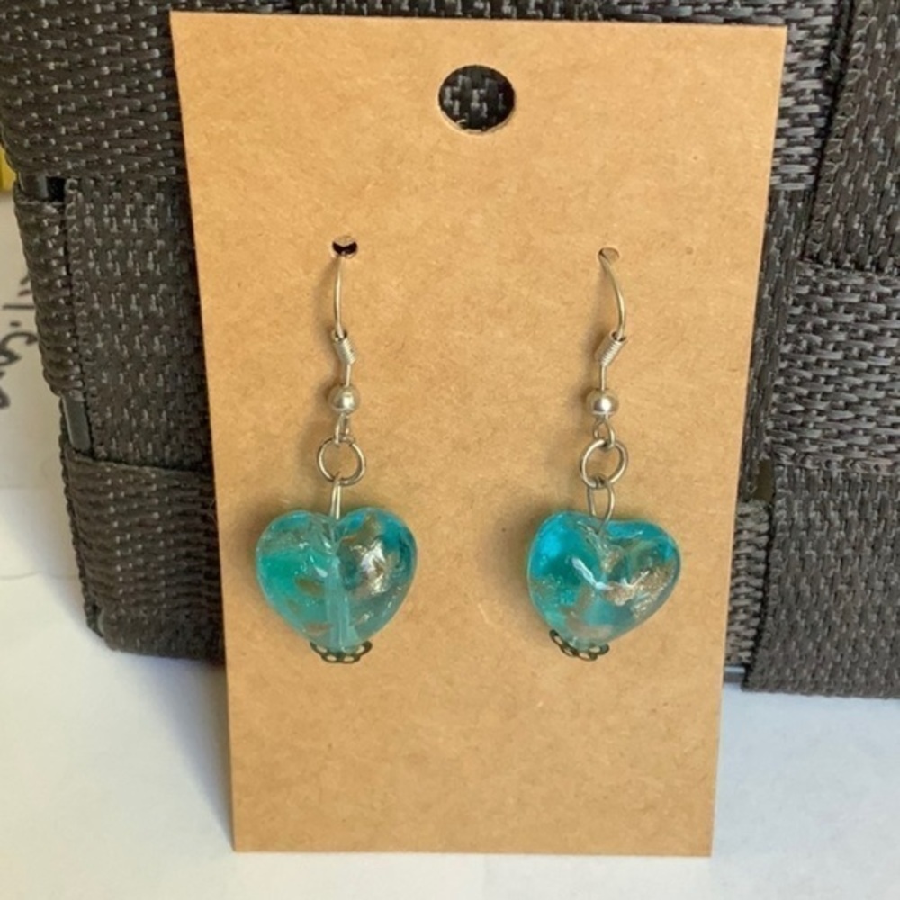 💐5/25 plastic blue hearts with glitter inside